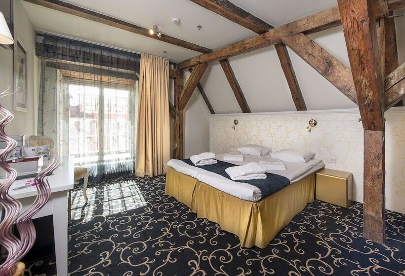 اتاق لوکس, Meriton Old Town Garden