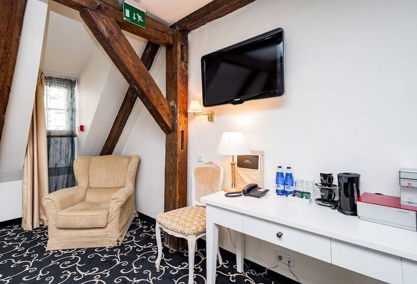 اتاق لوکس, Meriton Old Town Garden