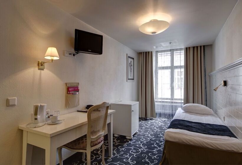 اتاق استاندارد یک نفره, Meriton Old Town Garden