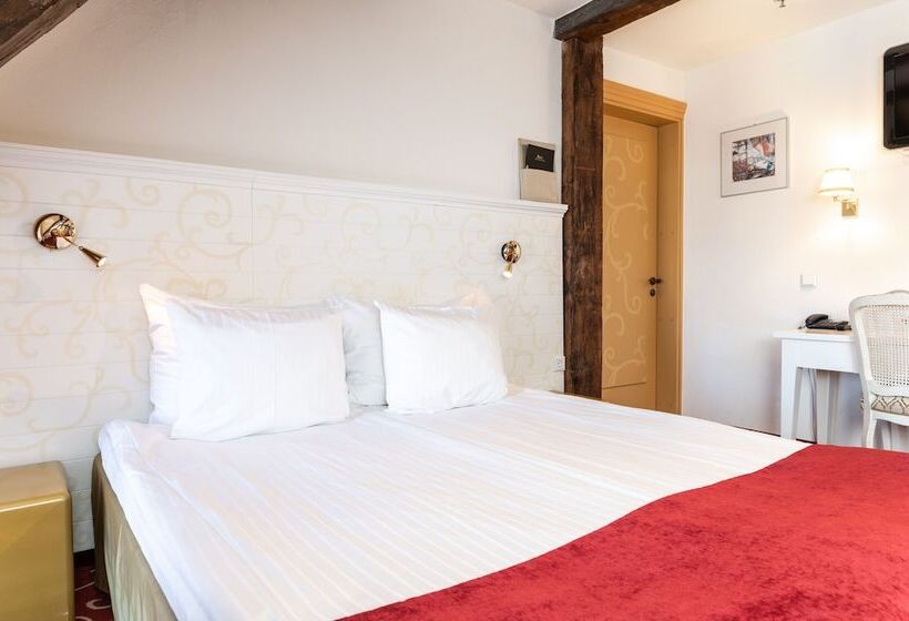 اتاق لوکس, Meriton Old Town Garden