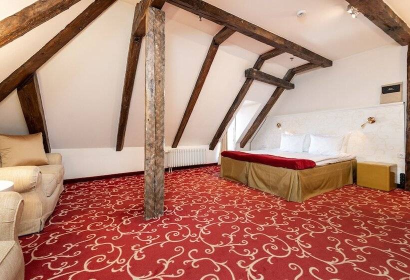 اتاق لوکس, Meriton Old Town Garden