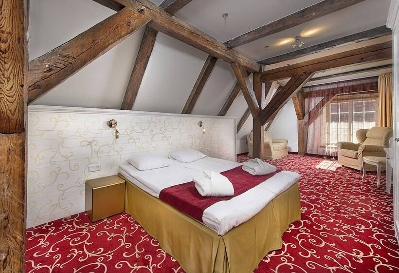 اتاق لوکس, Meriton Old Town Garden