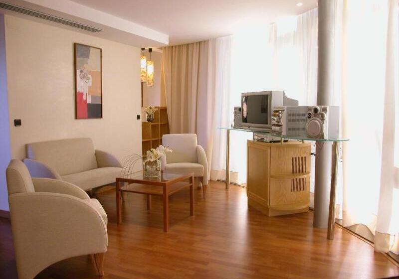 חדר סטנדרט עם מיטת קינג, Quality Inn Atlanta Northeast I85