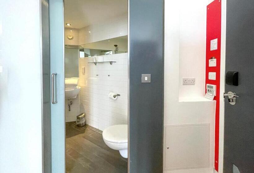 스탠다드 룸 2층 침대, Sleeperz Hotel Cardiff