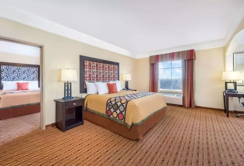 Standard-huone, Super 8 By Wyndham Hidalgo At La Plaza Mall & Mcallen Airport