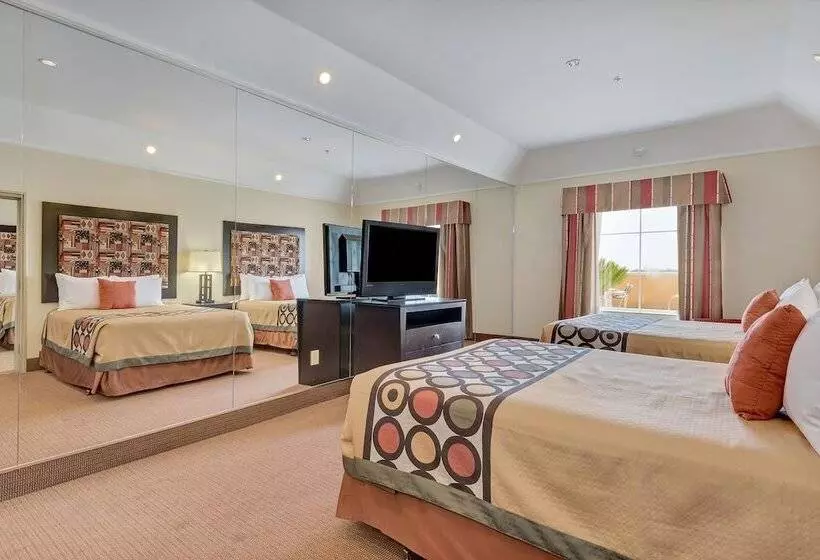 Standard-huone, Super 8 By Wyndham Hidalgo At La Plaza Mall & Mcallen Airport