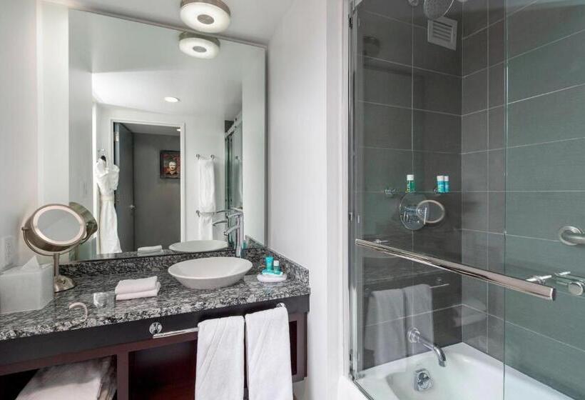 Quarto Estandar, W Boston