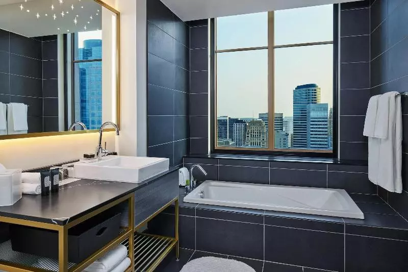 سوئیت با تخت بزرگ, W Minneapolis  The Foshay
