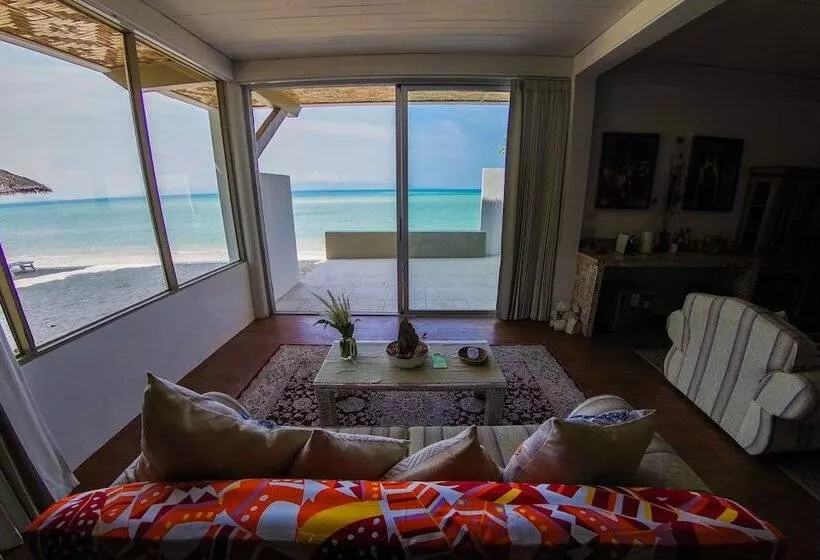 استودیوی استاندارد با چشم‌انداز دریا, Milky Bay Resort