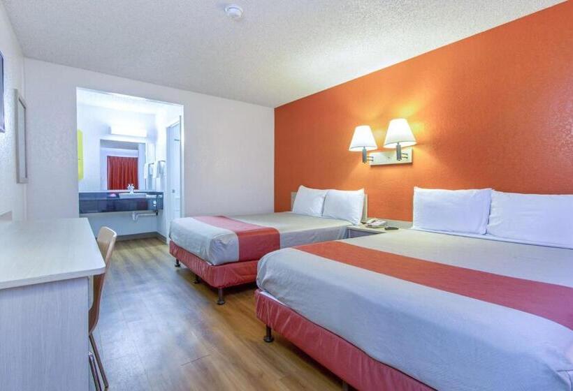 Habitació Quàdruple Estàndard, Motel 6 Phoenix, Az  Airport  24th Street