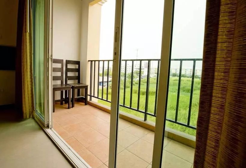 اتاق لوکس سه تخته, Sinsuvarn Airport Suite