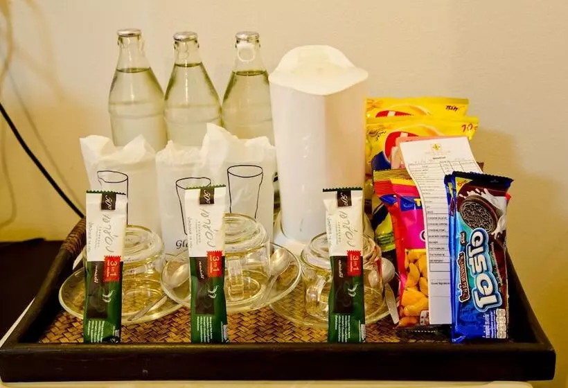 اتاق لوکس سه تخته, Sinsuvarn Airport Suite