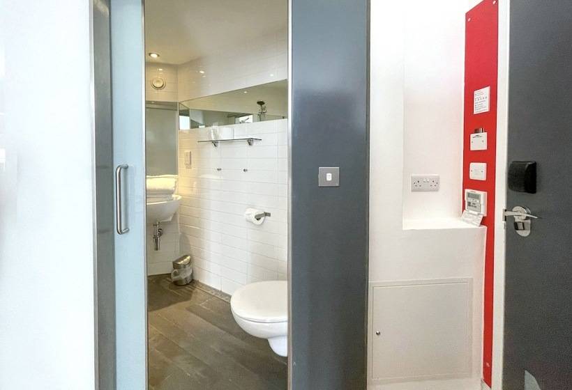 스탠다드 룸 2층 침대, Sleeperz Hotel Cardiff