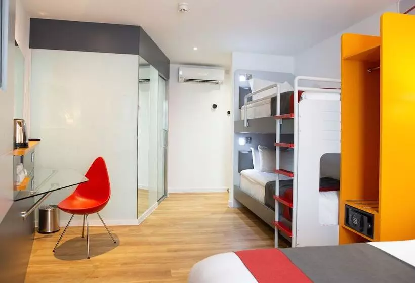 اتاق خانوادگی, Sleeperz Hotel Cardiff