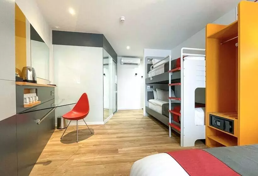 اتاق خانوادگی, Sleeperz Hotel Cardiff