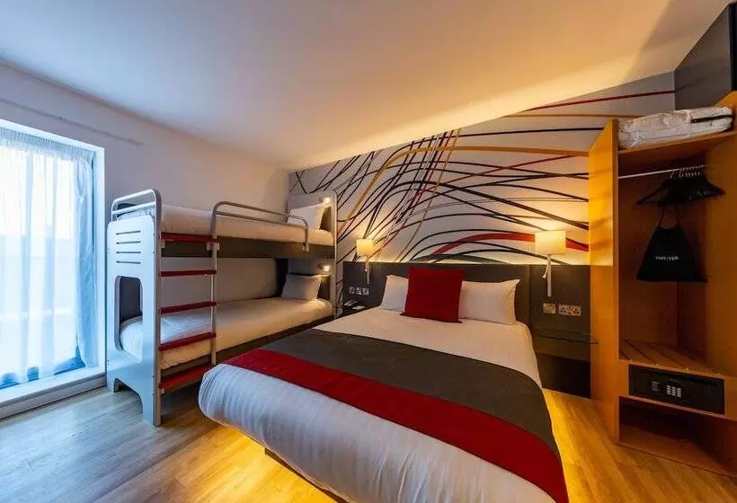اتاق خانوادگی, Sleeperz Hotel Cardiff