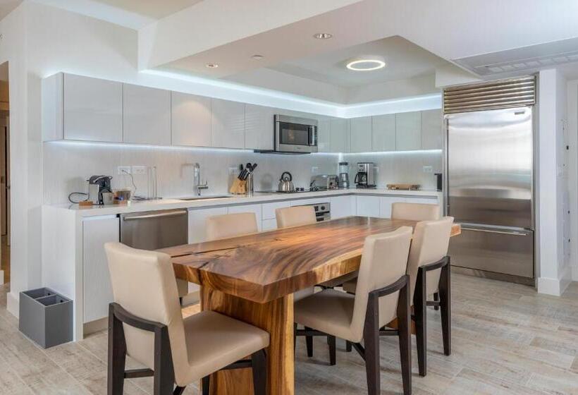 דירת שני חדרים, 1  Penthouse 2 Story Beachfront