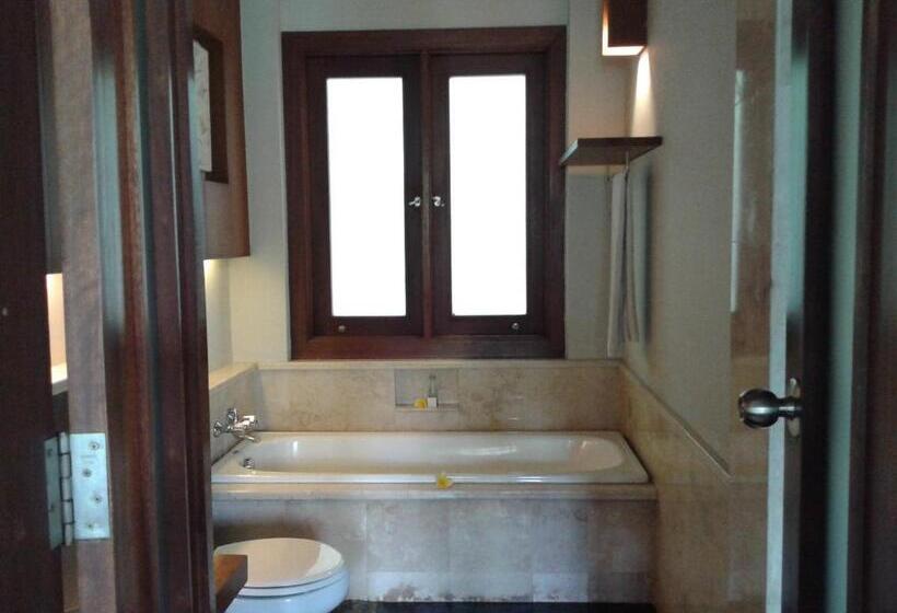 Вилла 3 Спальни с Бассейном, Anahata Villas And Spa Resort