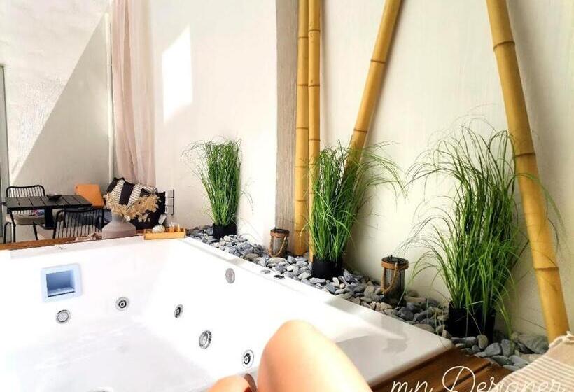 ハイドロマッサージバス付きスイート, Atlantis Boutique City