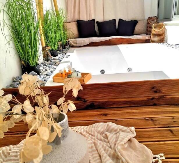 ハイドロマッサージバス付きスイート, Atlantis Boutique City