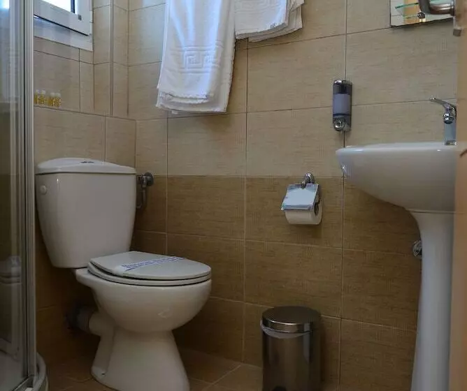 Perhehuone, Hanioti Grandotel