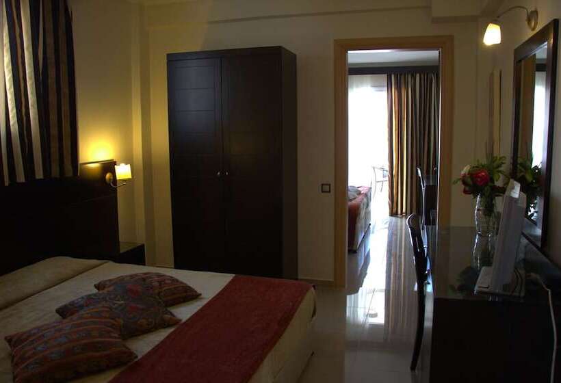 غرفة عائلية, Hanioti Grandotel