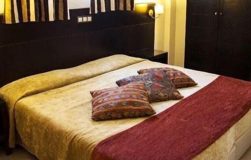 غرفة قياسية مطلّة علي البحر, Hanioti Grandotel