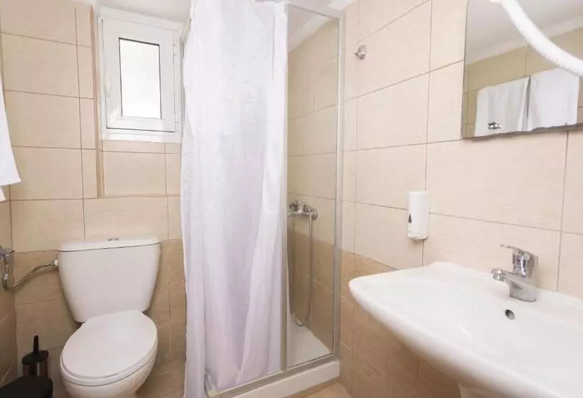 Standard Kolmen Hengen Huone, Hanioti Grandotel