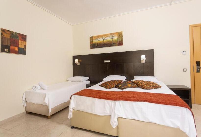 غرفة قياسية ثلاثية, Hanioti Grandotel