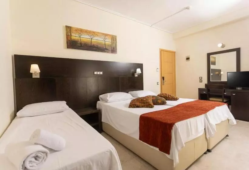Standard Kolmen Hengen Huone, Hanioti Grandotel