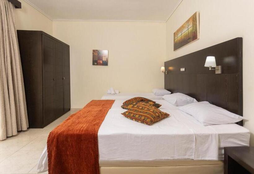 غرفة قياسية ثلاثية, Hanioti Grandotel