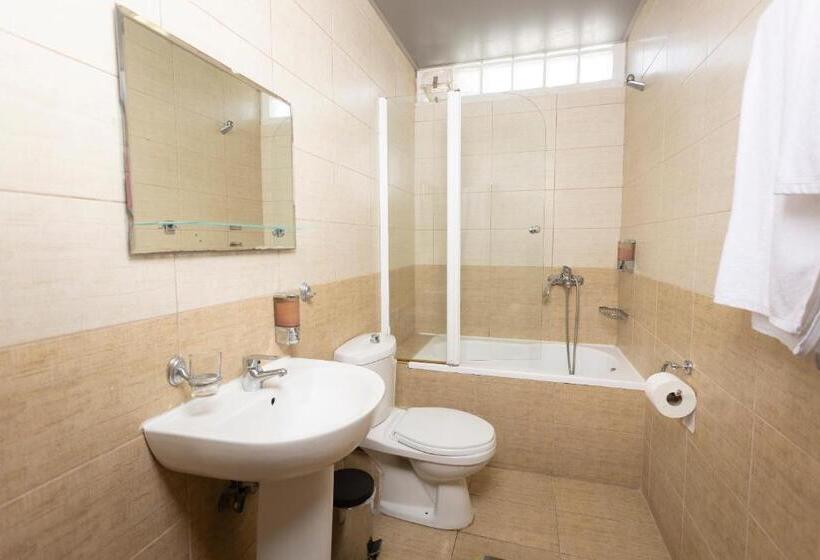 غرفة عائلية, Hanioti Grandotel