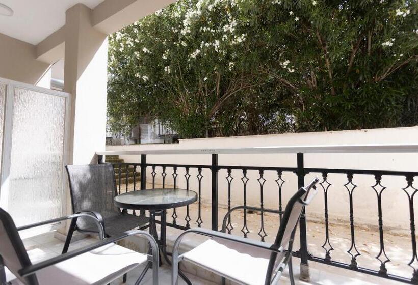 غرفة عائلية, Hanioti Grandotel