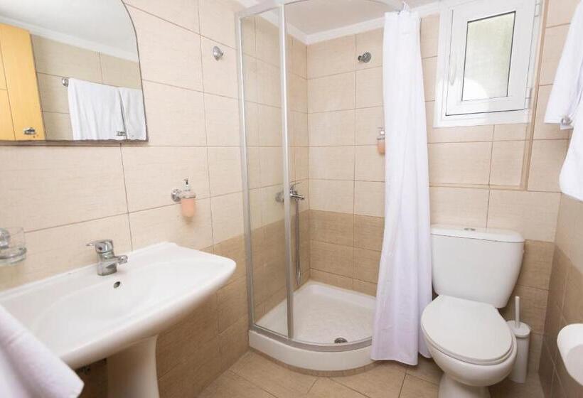 Семейный Номер, Hanioti Grandotel