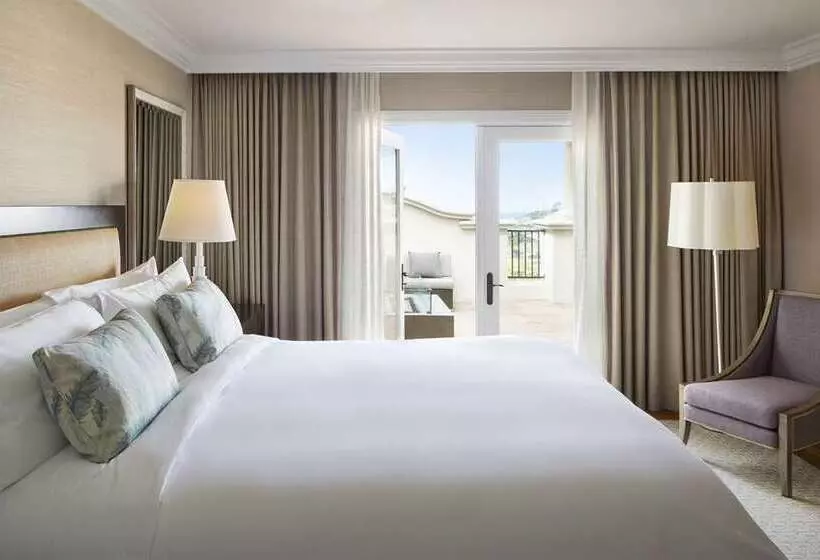 سوئیت با تخت بزرگ, Hilton Hotel Tahiti