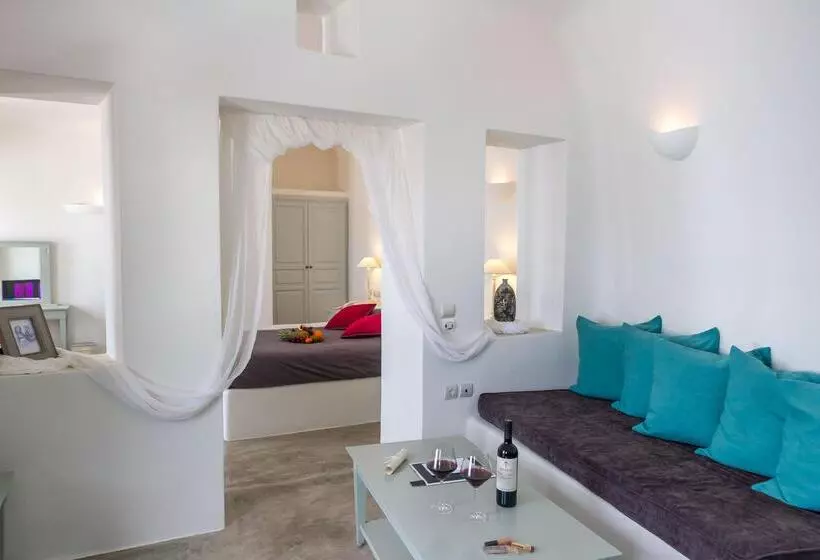سوییت لوکس, Andronis Luxury Suites