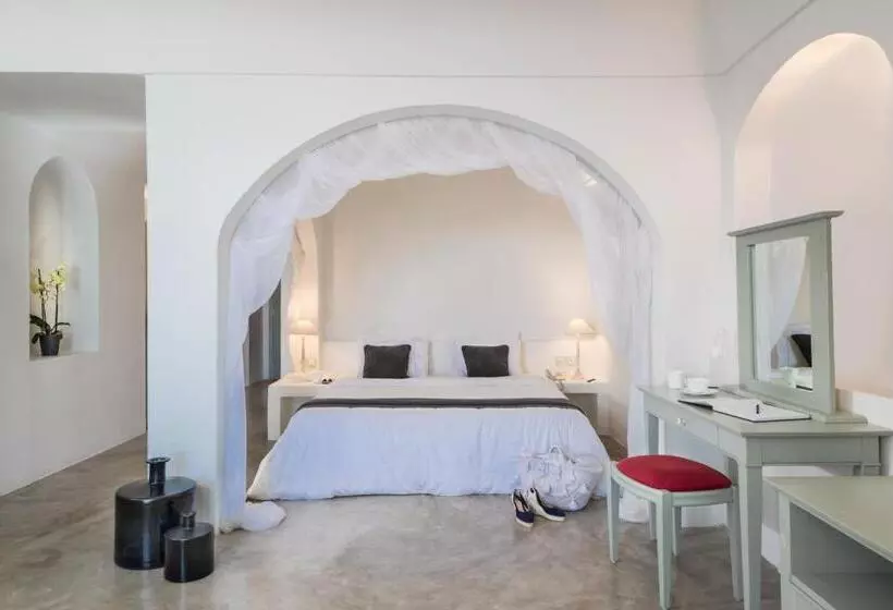 سوئیت با چشم‌انداز, Andronis Luxury Suites