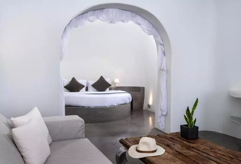 سوئیت با چشم‌انداز, Andronis Luxury Suites