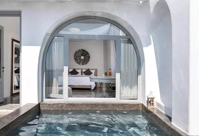 سوئیت با چشم‌انداز, Andronis Luxury Suites