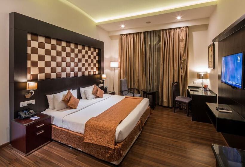 Номер Deluxe, Clarks Exotica Convention, Resort & Spa