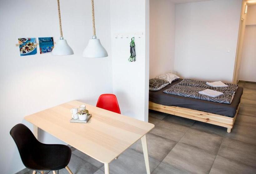 غرفة قياسية مطلّة علي البحر مزوَّدة بشُرفة, Climbers Village