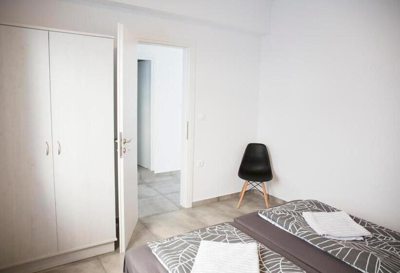 جناح مطلّ علي البحر, Climbers Village