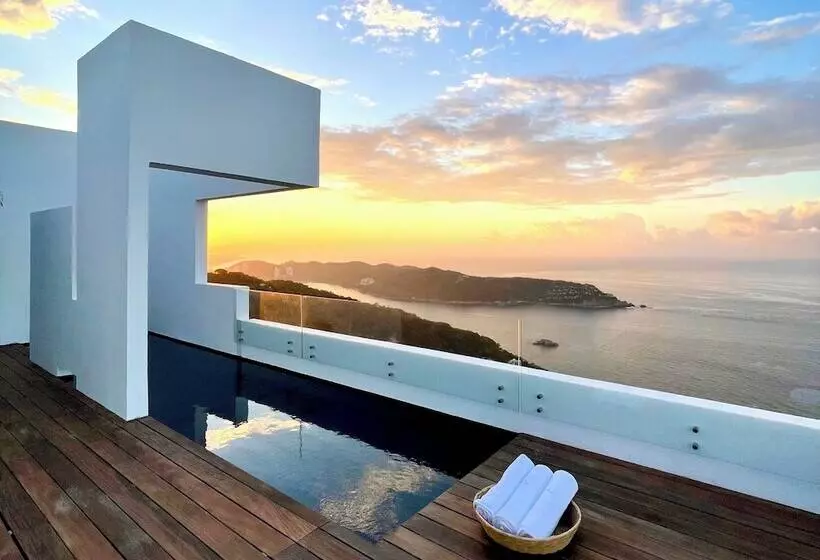 سوییت, Encanto Acapulco