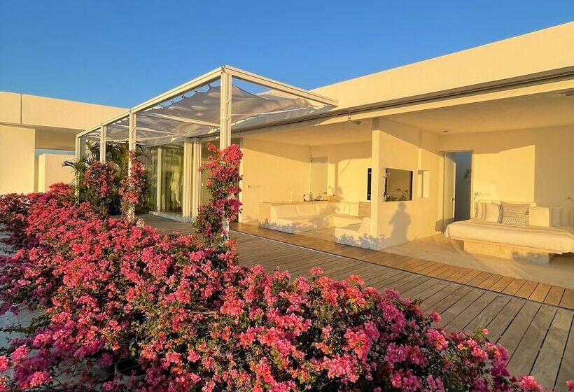 جناح, Encanto Acapulco