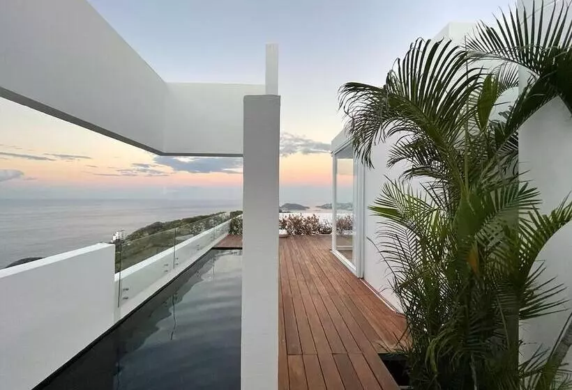 سوییت, Encanto Acapulco
