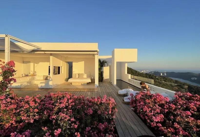 سوییت, Encanto Acapulco
