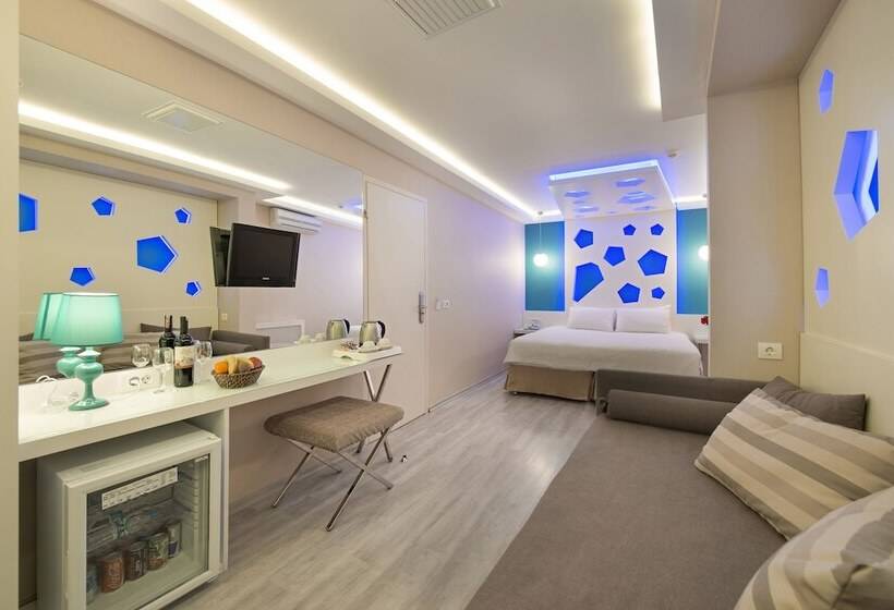 اتاق استاندارد سه نفره, Evsen