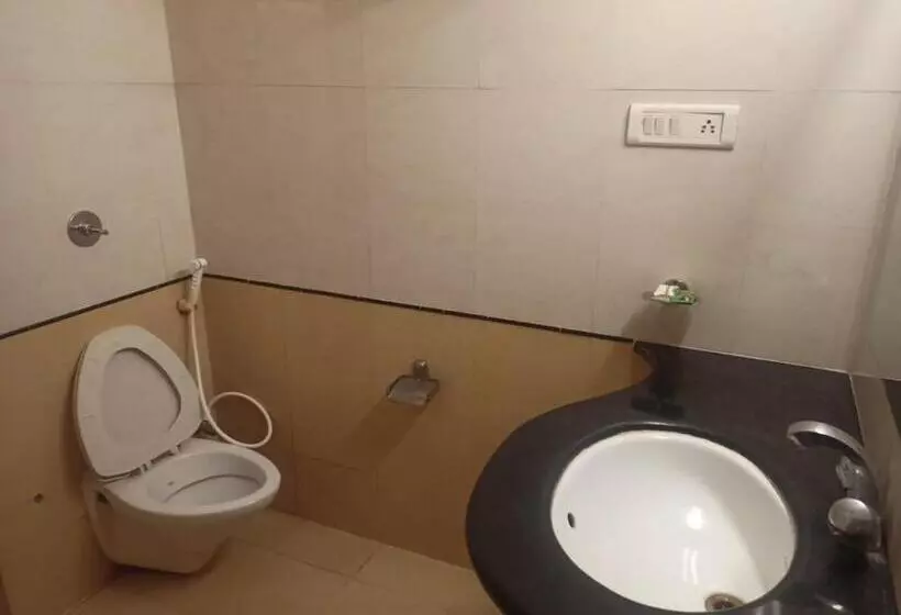 اتاق لوکس, Golden Residency, Gandhi Nagar Bangalore