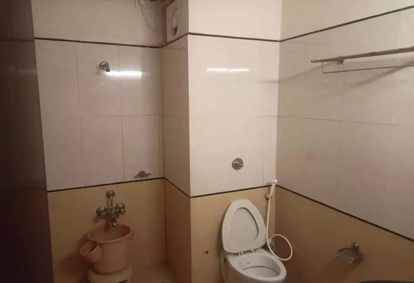 اتاق لوکس, Golden Residency, Gandhi Nagar Bangalore