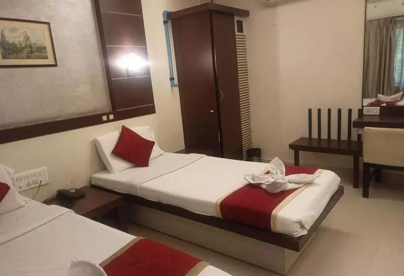 اتاق لوکس, Golden Residency, Gandhi Nagar Bangalore
